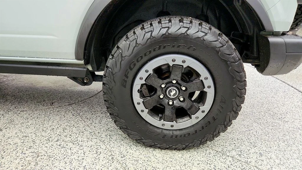 Used 2021 Cactus Gray Ford Badlands 4 Door Advanced 4x4 w/ Sasquatch Pkg & High Pkg image 9