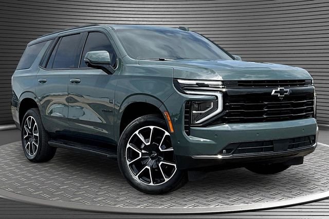 Used 2025 Gray Chevrolet RST image 3