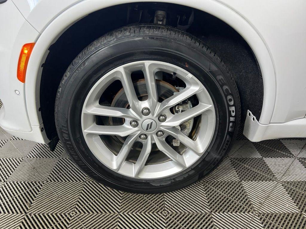 Used 2025 White Knuckle Clearcoat Dodge R/T Plus image 17