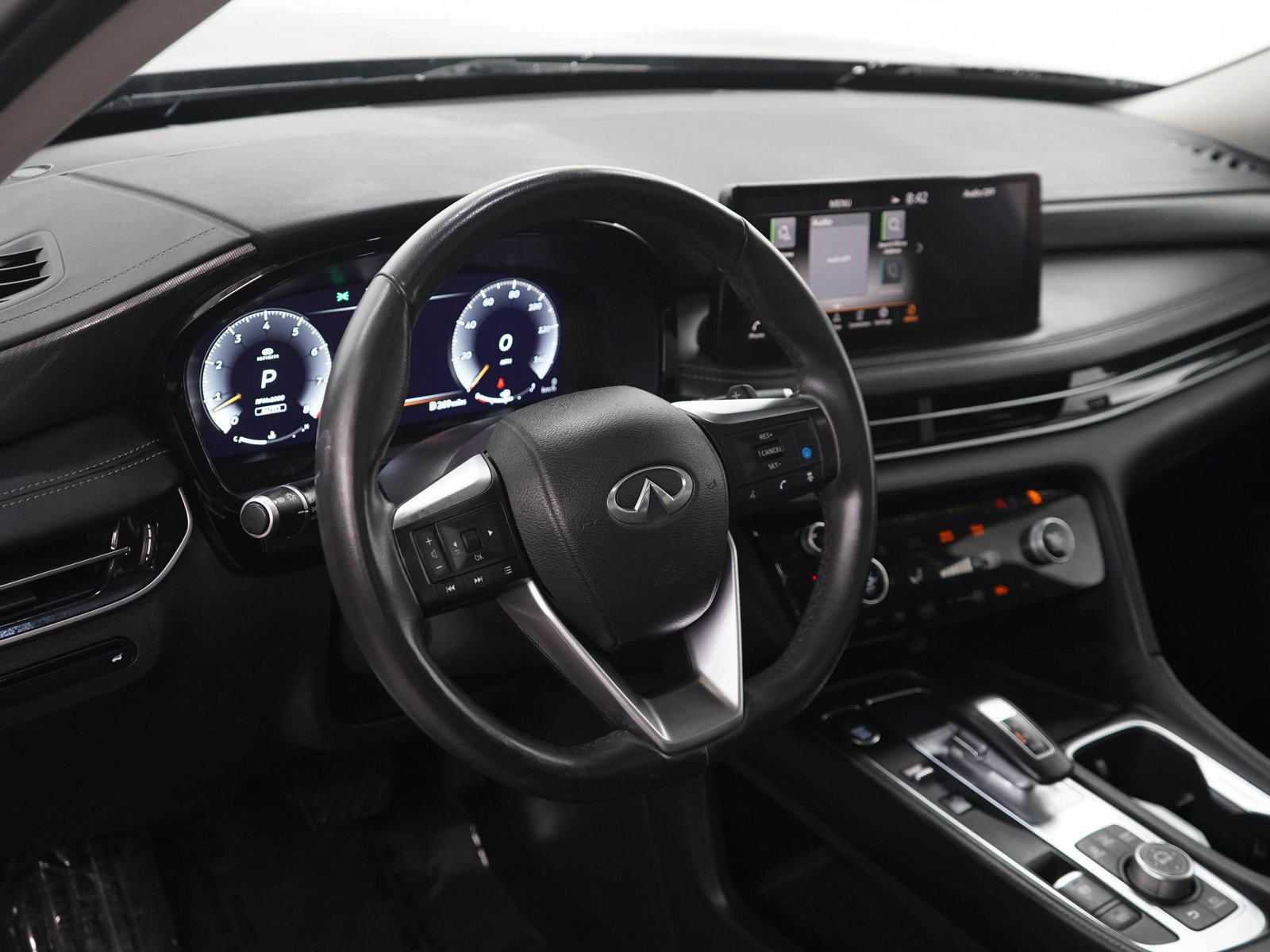 Used 2023 Mineral Black INFINITI LUXE image 22