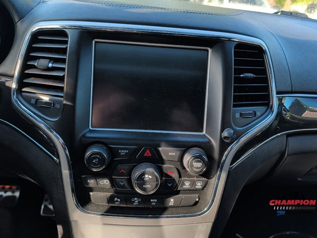 Used 2015 Black Jeep Overland image 22