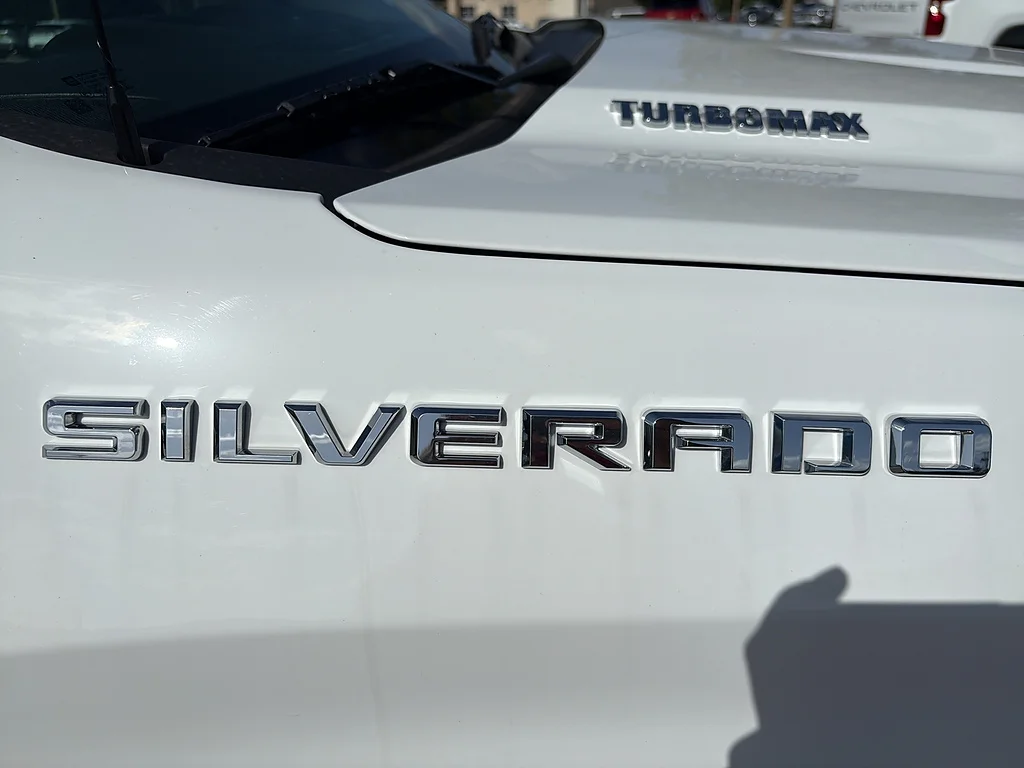 Used 2025 Summit White Chevrolet  image 12
