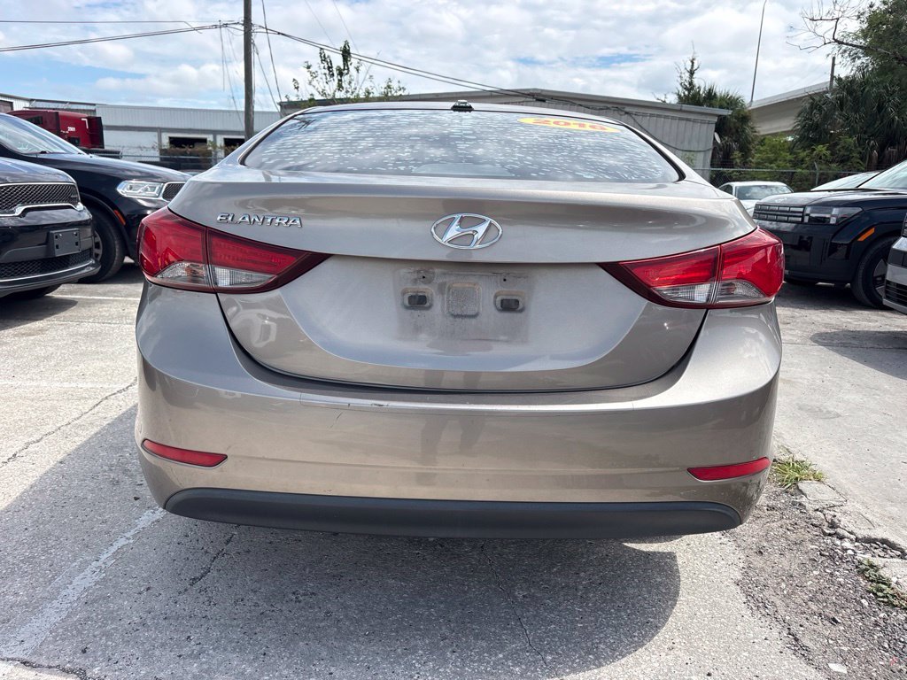 Used 2016 Brown Hyundai SE image 4