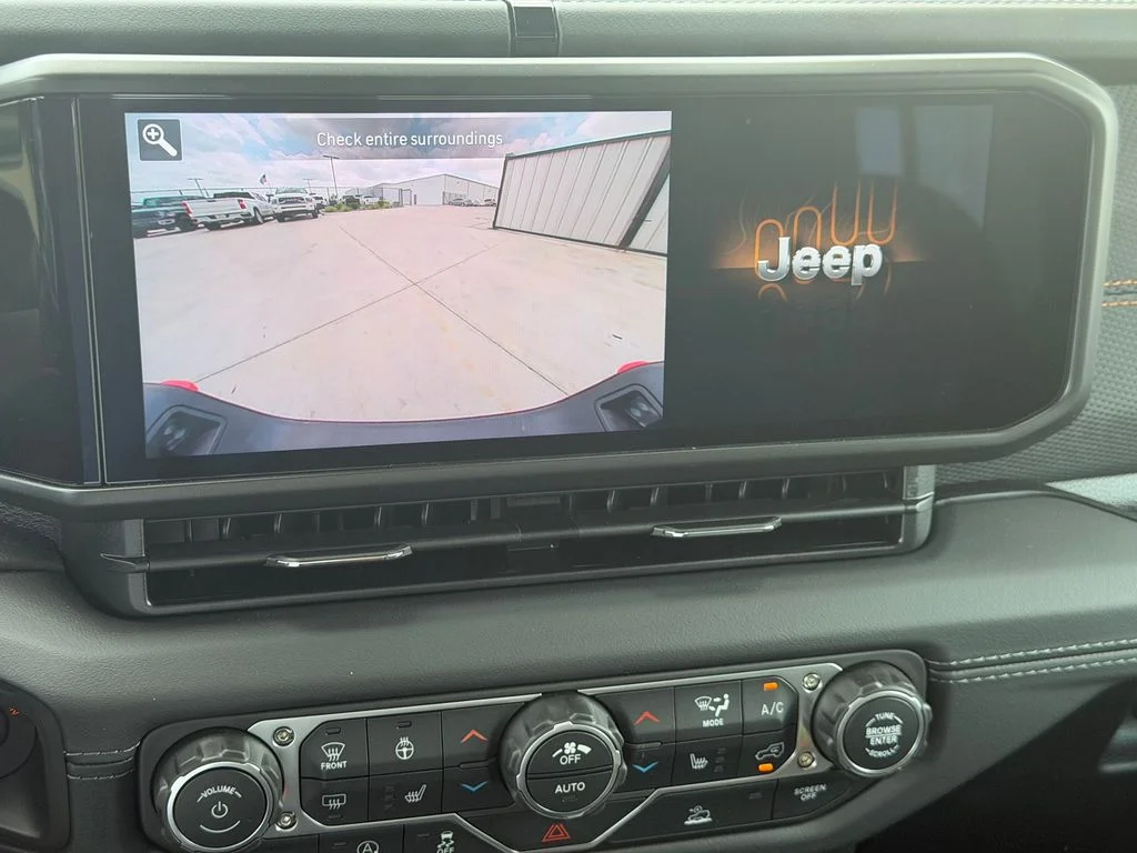 New 2026 Hydro Blue Pearl-Coat Exterior Paint Jeep Mojave image 18