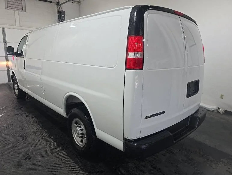 Used 2025 Summit White Chevrolet WT image 5