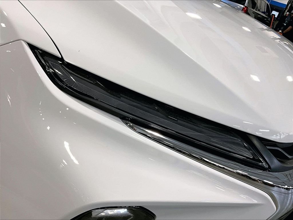 Used 2023 White Chevrolet LT image 33