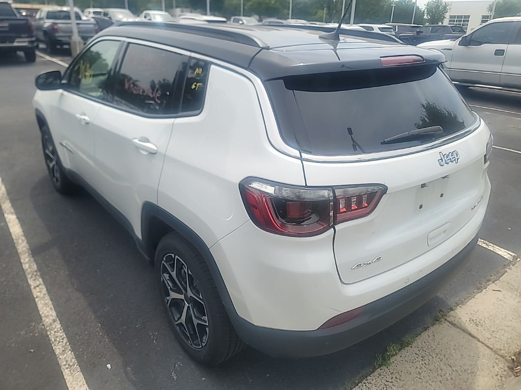 Used 2025 White Jeep Limited image 4