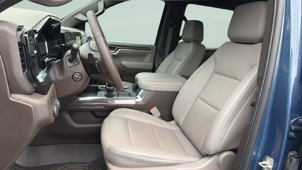 Used 2024 Blue Chevrolet LTZ image 29