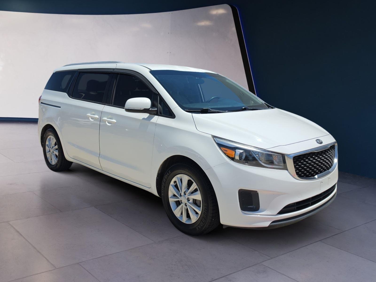 2016 Kia Sedona LX - Photo 7