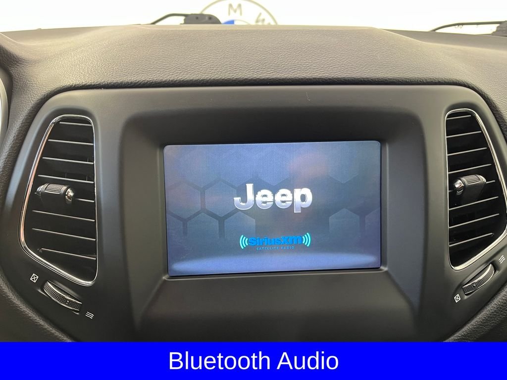 Used 2020 White Jeep Latitude image 8