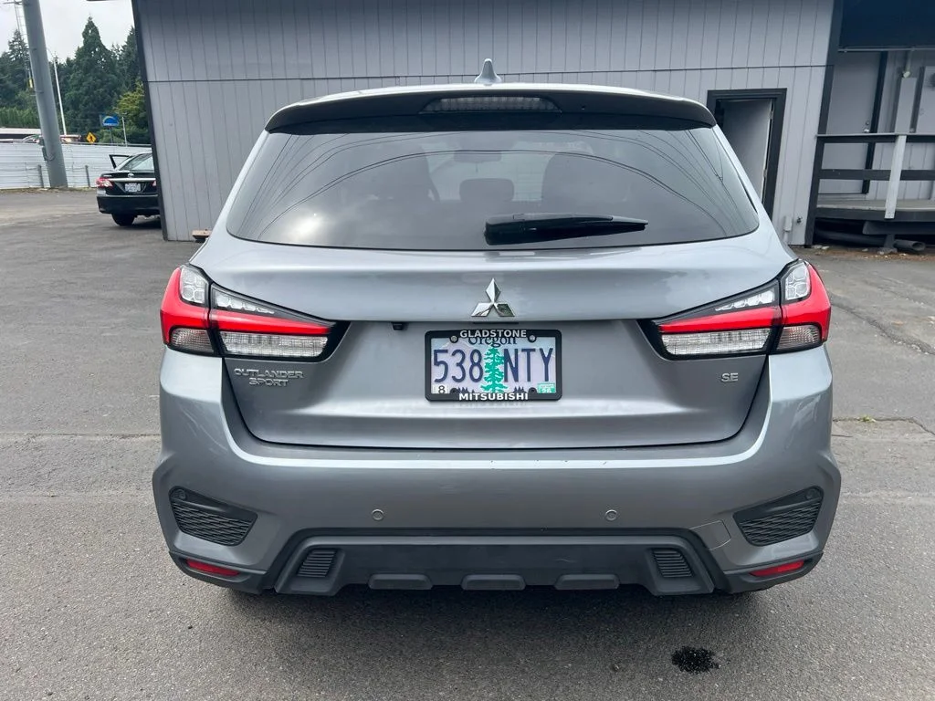 Used 2022 Gray Mitsubishi 2.0 SE image 6