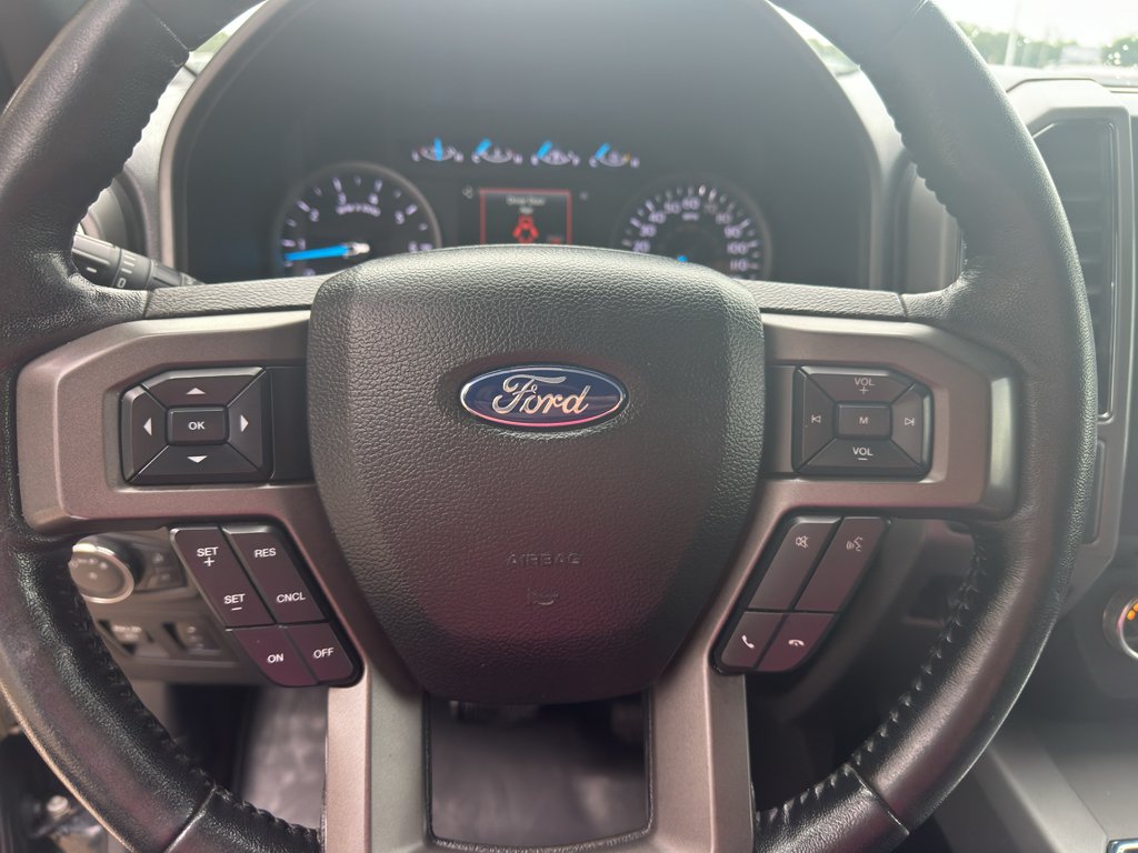 Used 2018 Shadow Black Ford XLT image 4