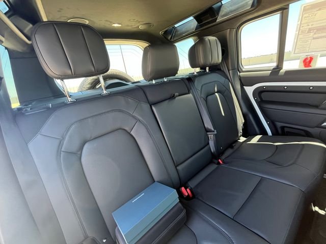 New 2026 Fuji White Land Rover V8 image 17