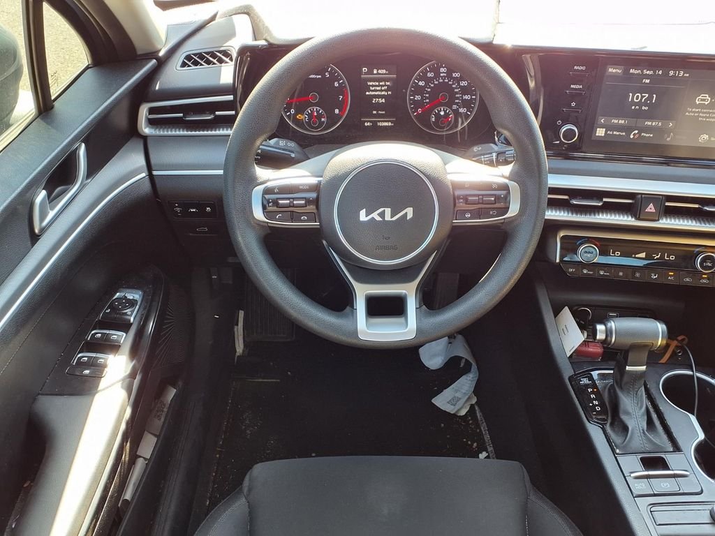Used 2022 Silver Kia LXS image 8