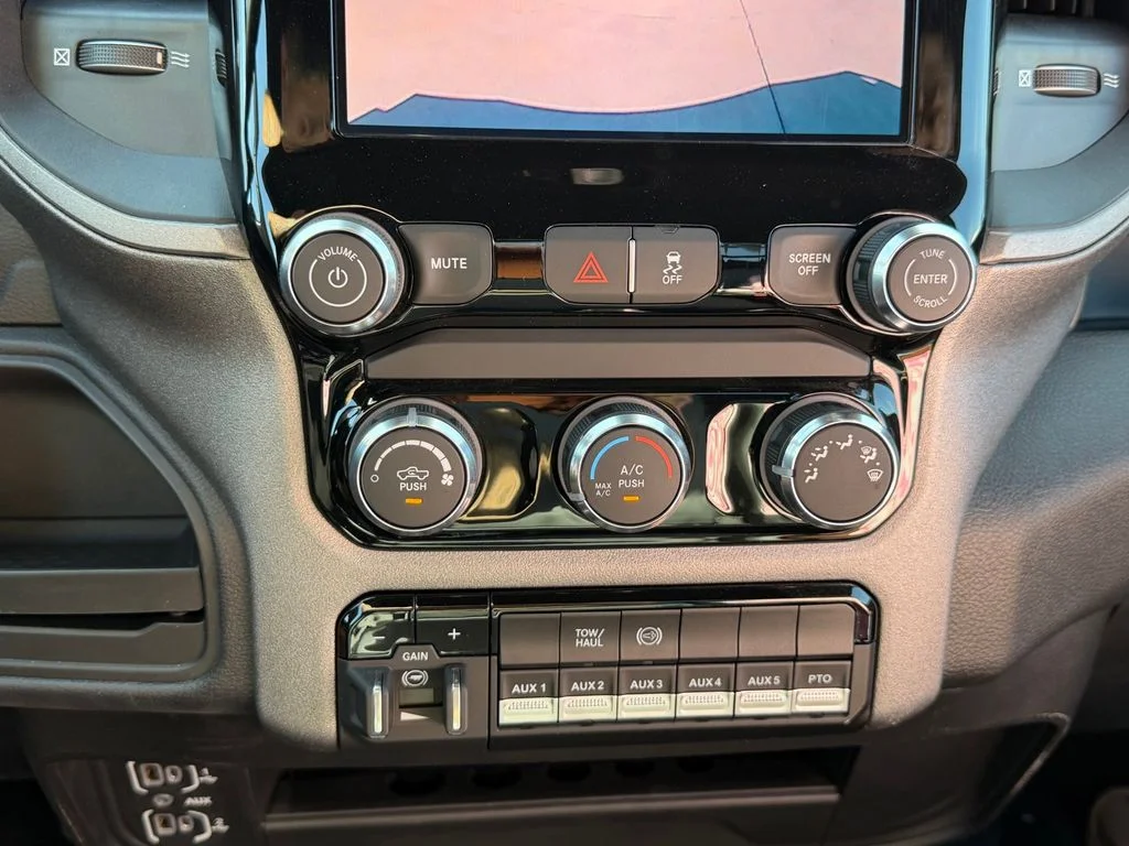 2026 RAM 3500 Chassis Tradesman - Photo 12