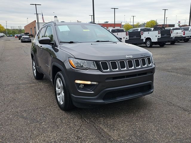 Used 2019 Gray Jeep Latitude image 10