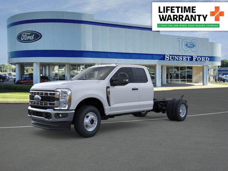2026 Ford F-350 Super Duty Chassis Cab