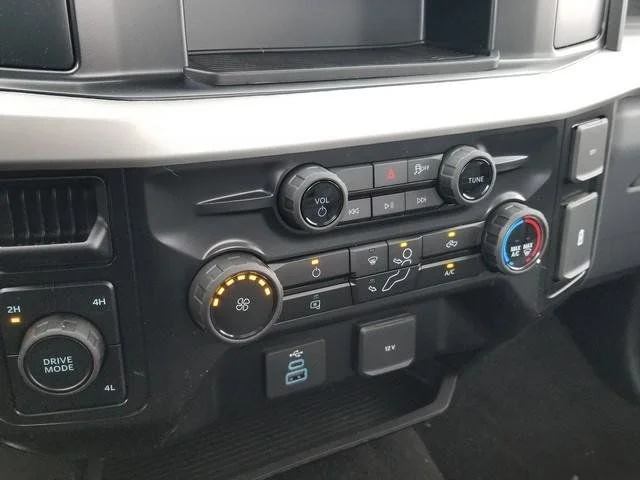 New 2026 Oxford White Ford F-250® XL image 21