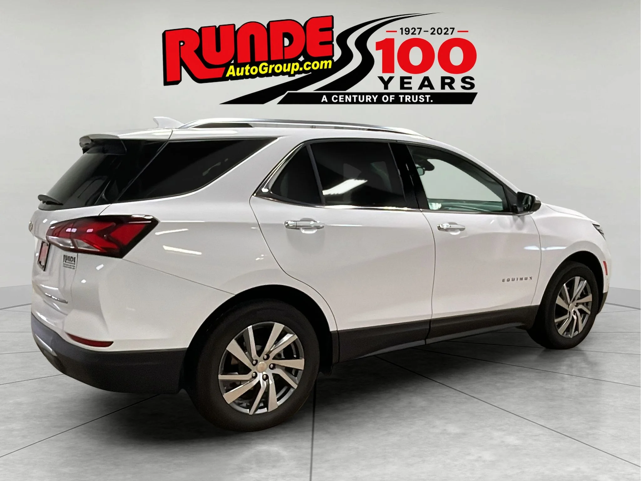 Used 2024 Summit White Chevrolet Premier image 5