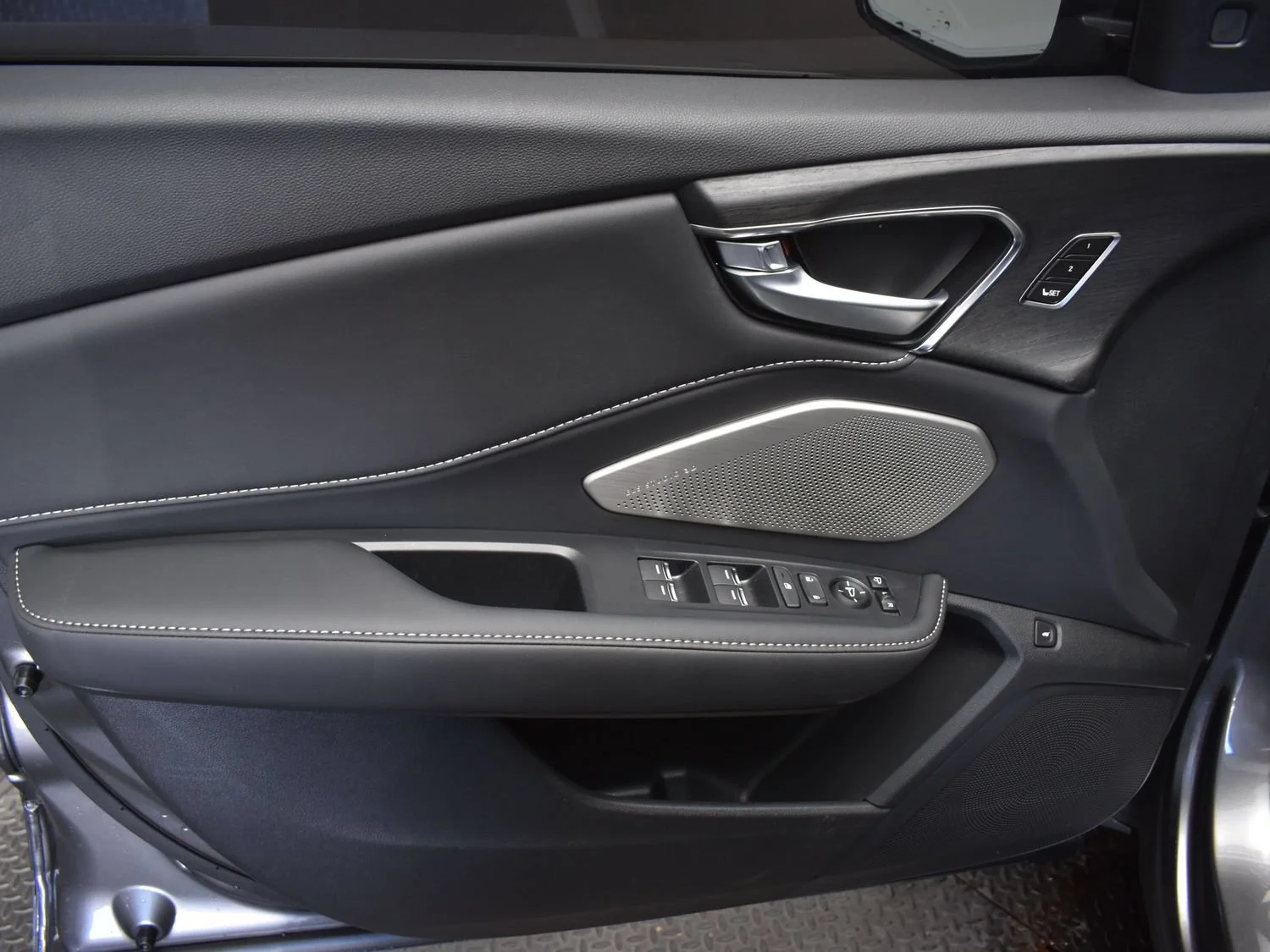New 2026 Liquid Carbon Metallic Acura w/Advance Package image 7