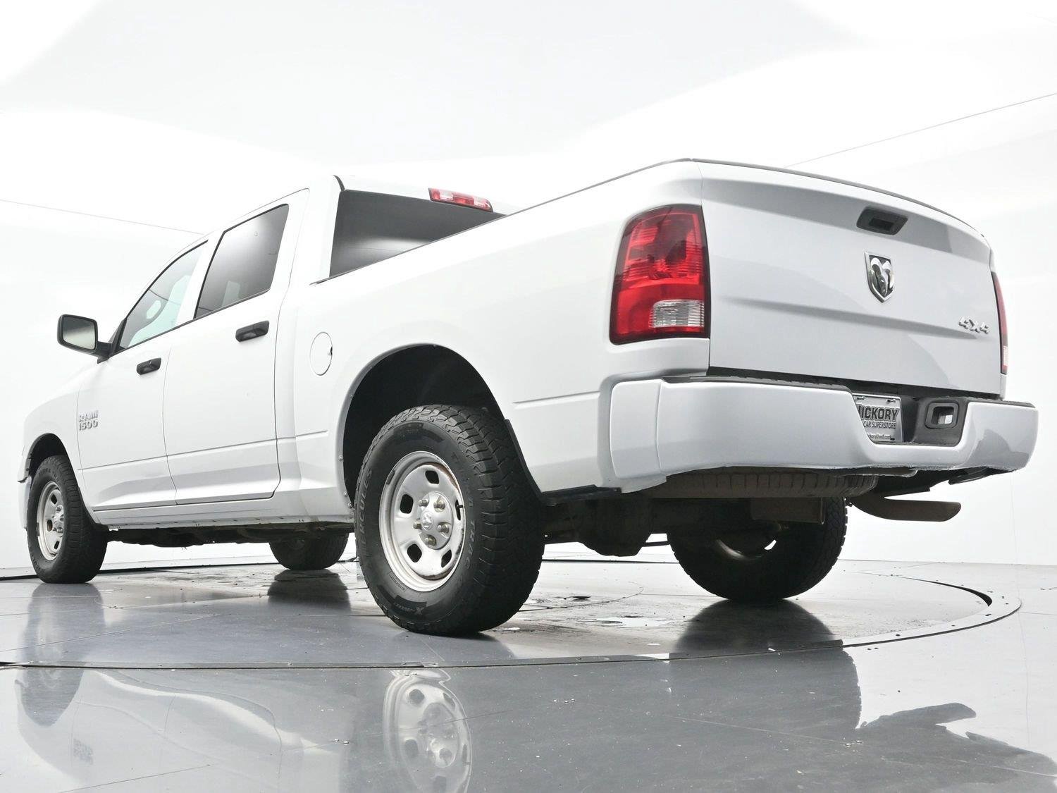 Used 2015 Bright White Clearcoat Ram Tradesman image 41