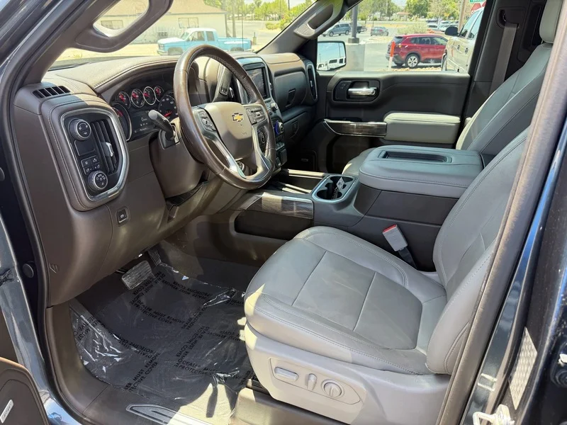 Used 2019 SHADOW GRAY METALLIC Chevrolet LTZ image 17