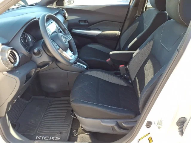 Used 2018 White Nissan SV image 15