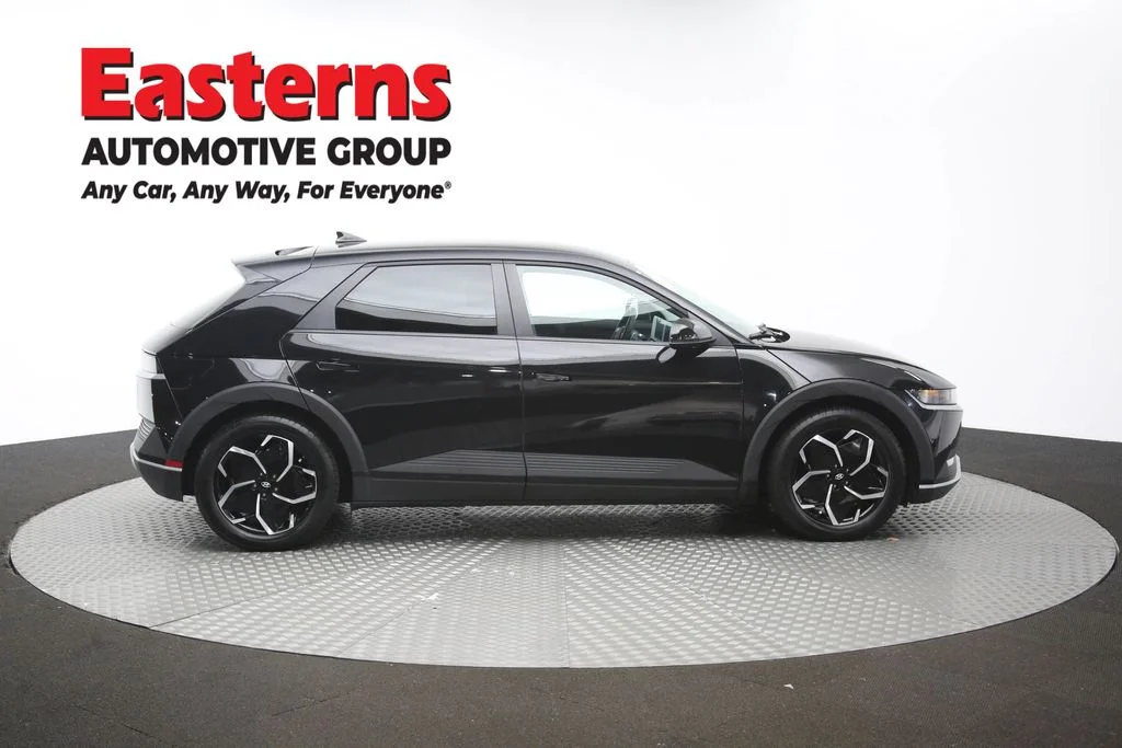 Used 2024 Black Hyundai SEL image 41