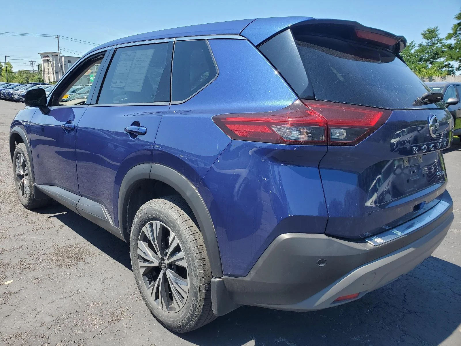 Used 2021 Caspian Blue Metallic Nissan SV image 3