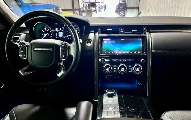 Used 2017 Black Land Rover First Edition image 28