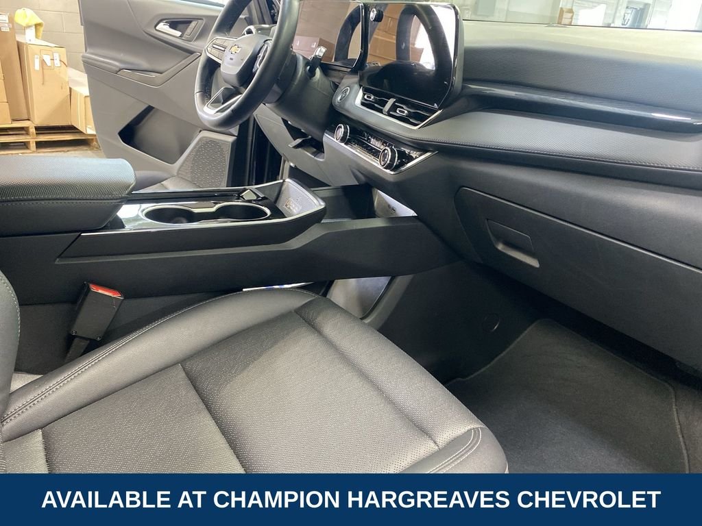Used 2025 Black Metallic Chevrolet LT image 37