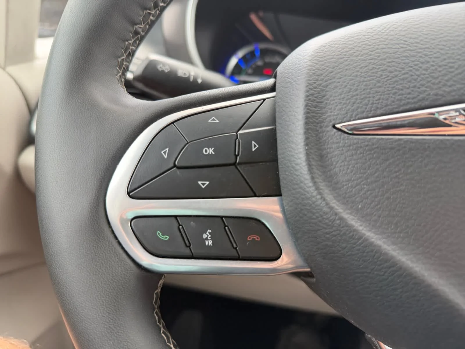 Used 2024 Fathom Blue Pearlcoat Chrysler Hybrid Select image 32