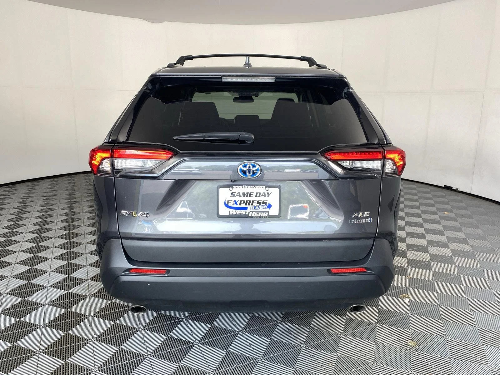 Used 2024 Magnetic Gray Metallic Toyota XLE image 6