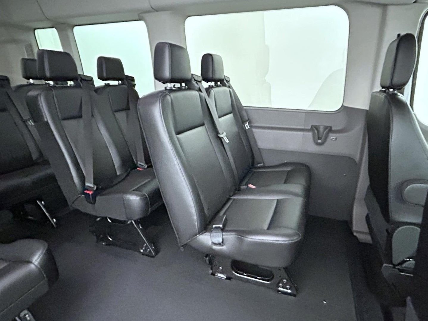 New 2026 Oxford White Ford XL image 17