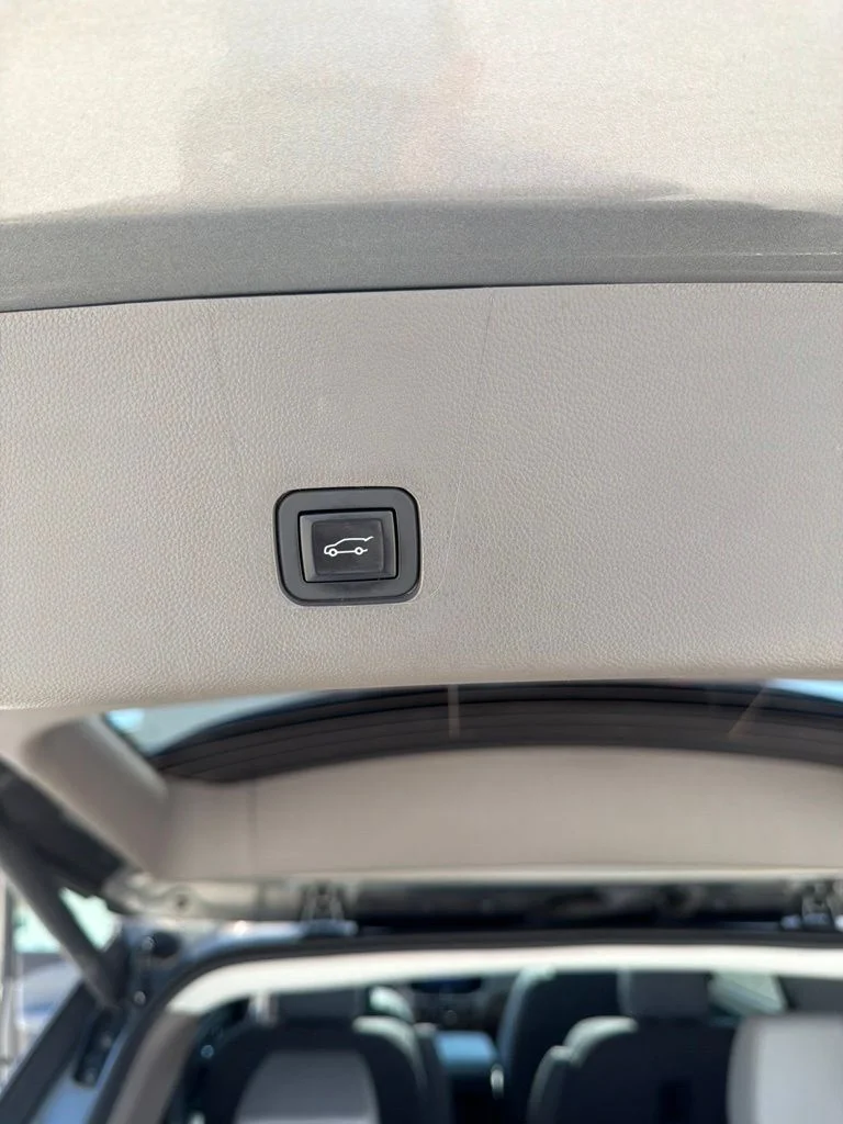 Used 2019 Gray Chevrolet 3LT image 27