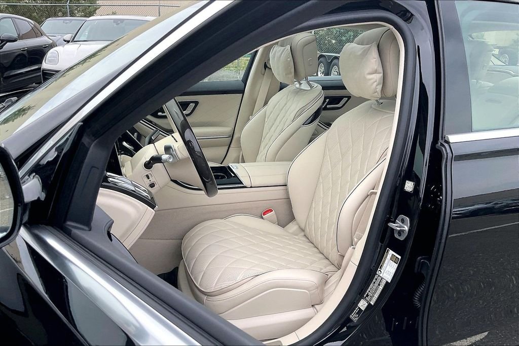 New 2026 Obsidian Black Metallic Mercedes-Benz S 580 image 9