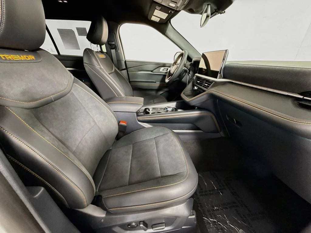 New 2026 Star White Metallic Tri-Coat Ford Tremor® image 29