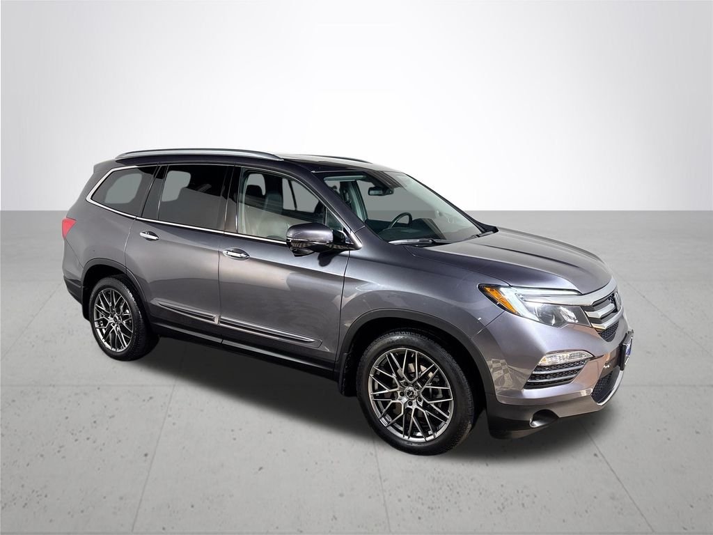 Used 2016 Gray Honda Touring image 4