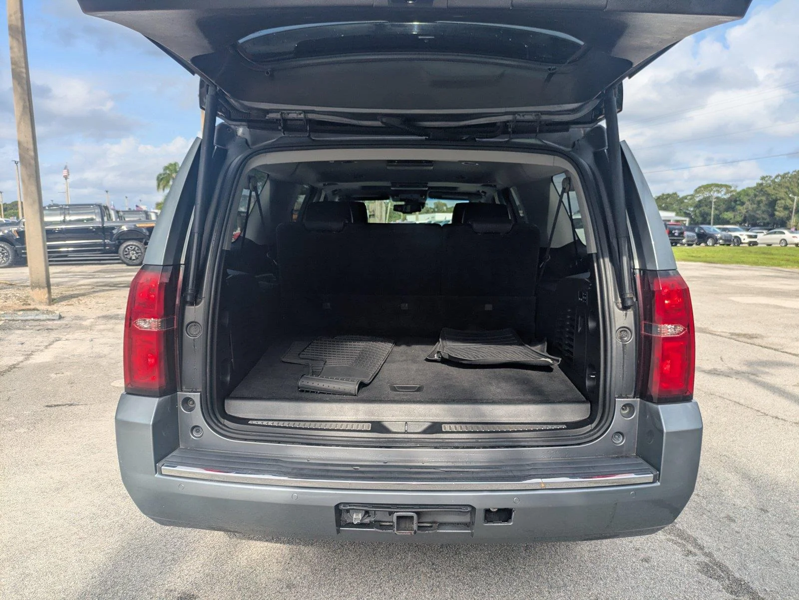 Used 2018 Satin Steel Metallic Chevrolet Premier image 13