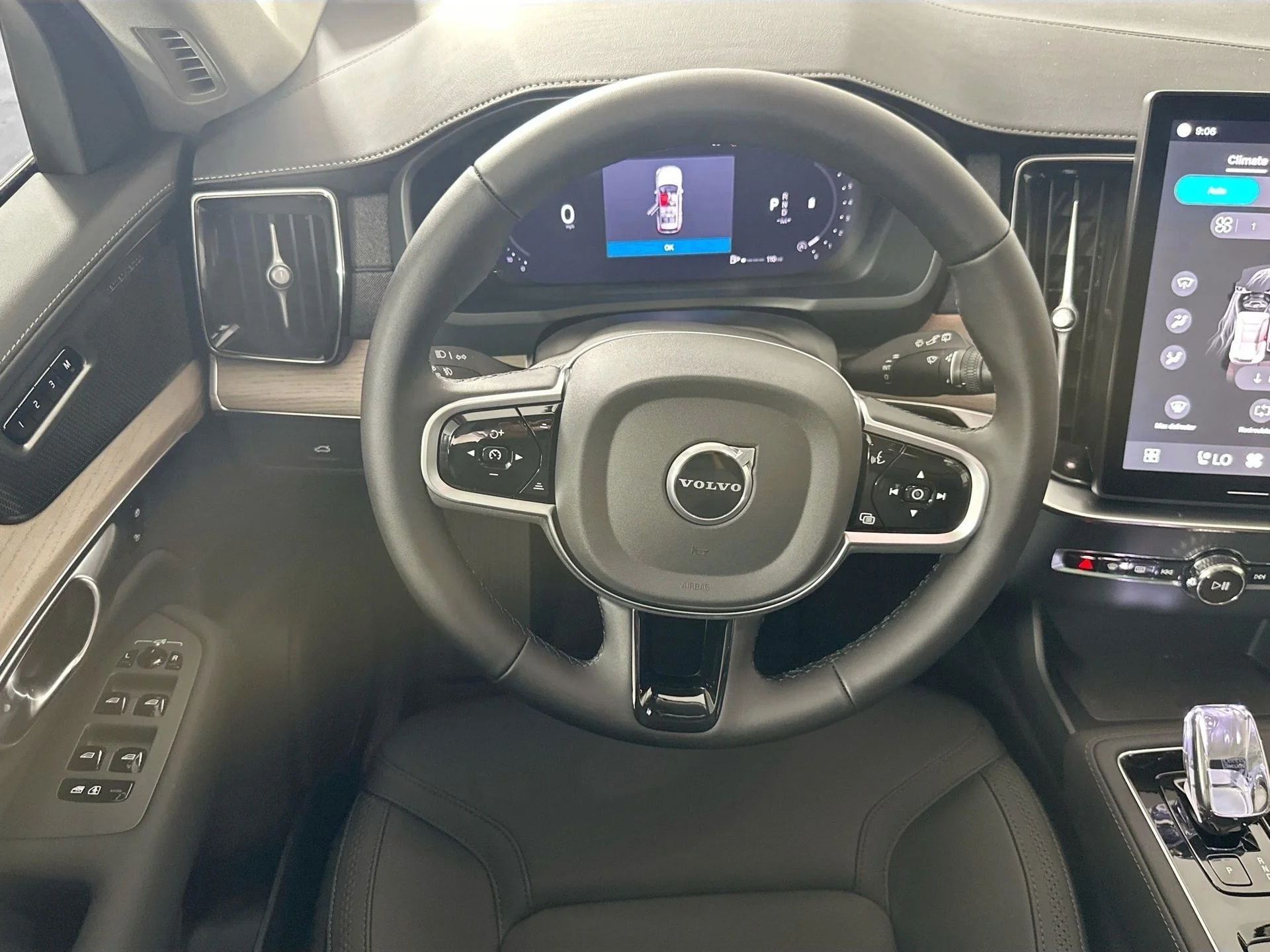 2026 Volvo XC90 Plus - Photo 22
