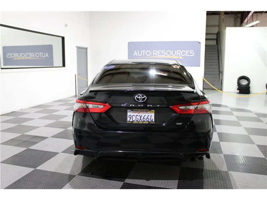 Used 2018 Black Toyota SE Sedan 4D image 5