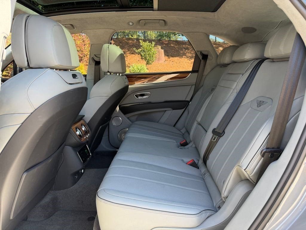 Used 2025 Gravity Gray Bentley Azure image 34