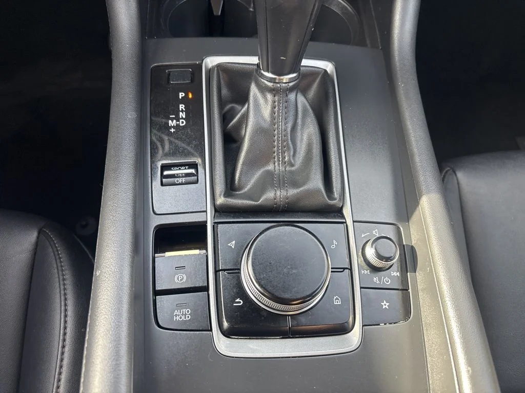 Used 2021 Black Mazda Select image 24