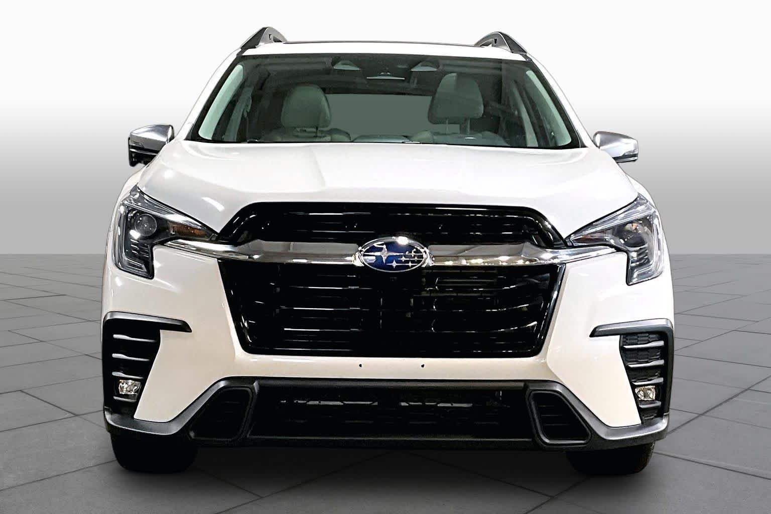 Used 2023 Crystal White Pearl Subaru Limited image 4