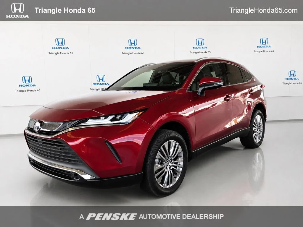 2022 Toyota Venza LE Hybrid AWD's photo