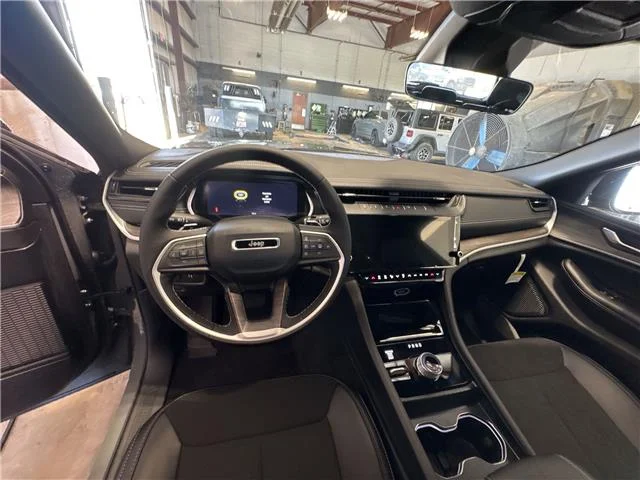 New 2027 Sting-Gray Clearcoat Jeep LAREDO 4X4 image 10