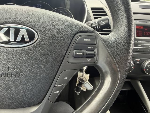 Used 2015 White Kia LX image 29