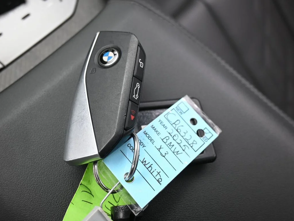 2025 BMW X3 30 - Photo 34