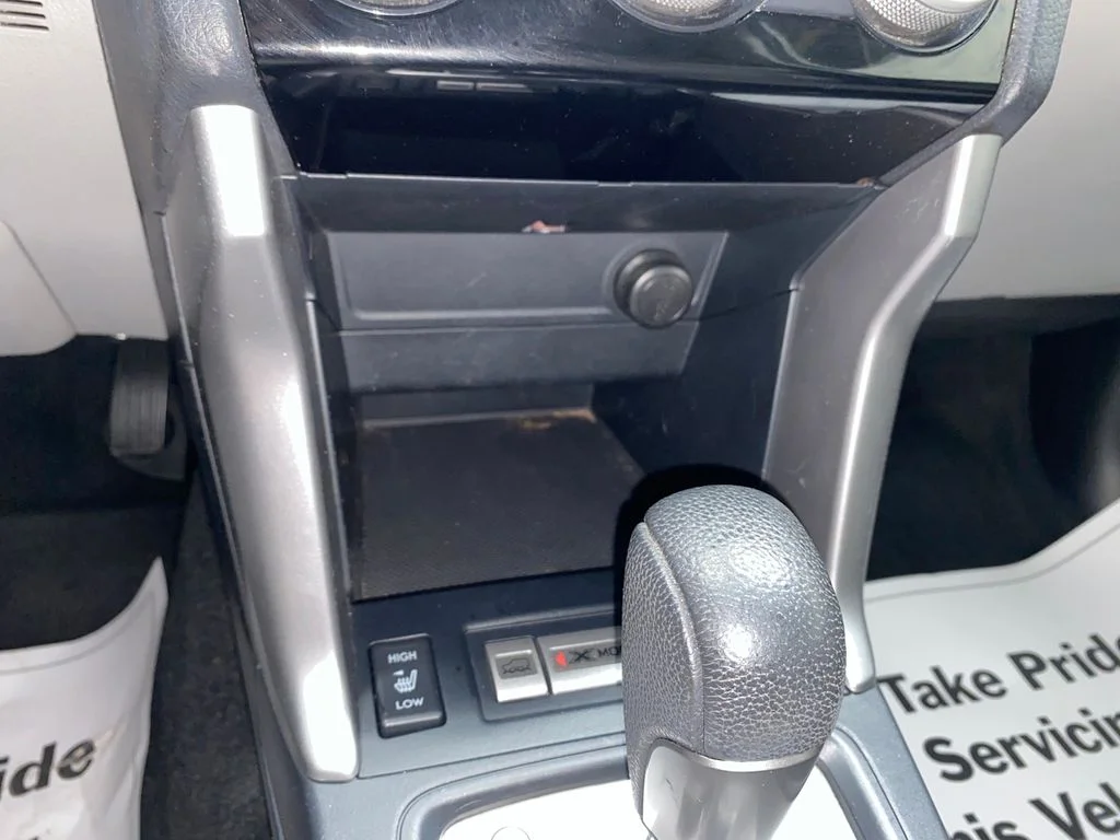 Used 2018 White Subaru 2.5i Limited image 22