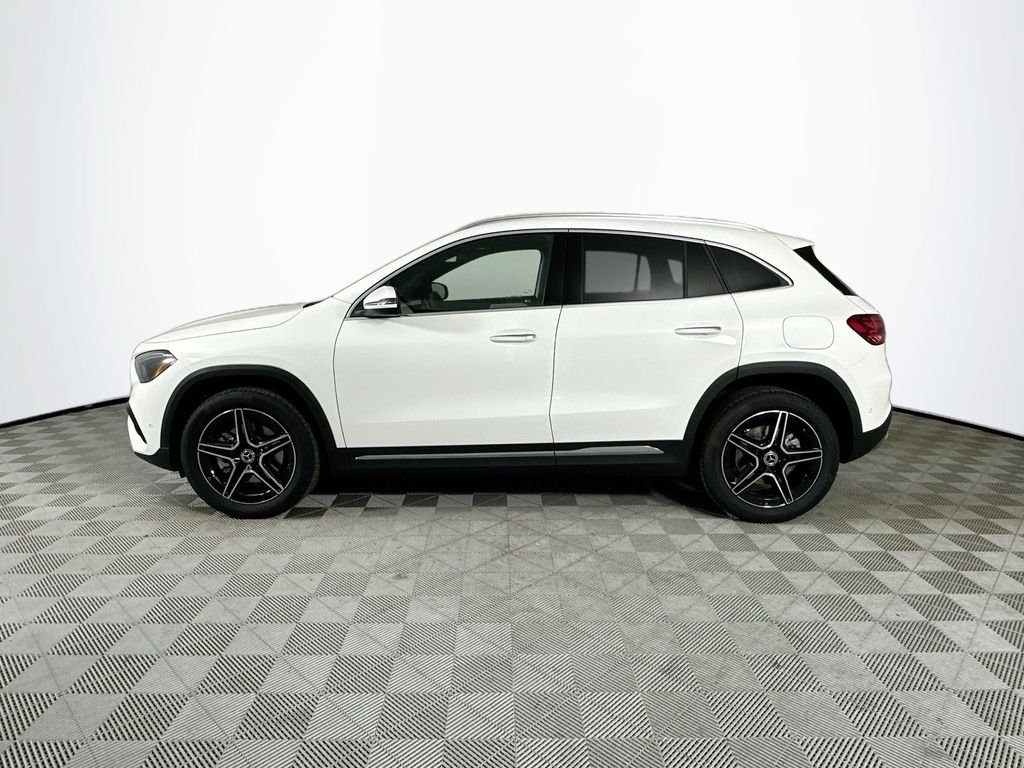 New 2026 Polar White Mercedes-Benz GLA 250 image 4